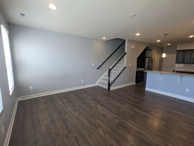 Building Photo - Ground level (two story) Condo in Westview South Community available early April!