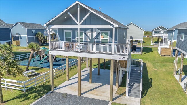 Building Photo - 1079 Cedar Ln