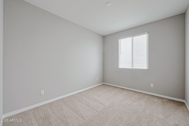 Building Photo - 9018 W San Miguel Ave