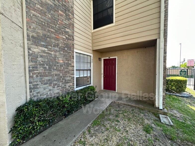 Building Photo - 4748 Old Bent Tree Ln