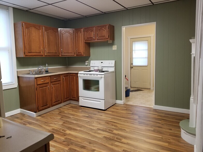 laundry room just off the kitchen - 205 Jobes St