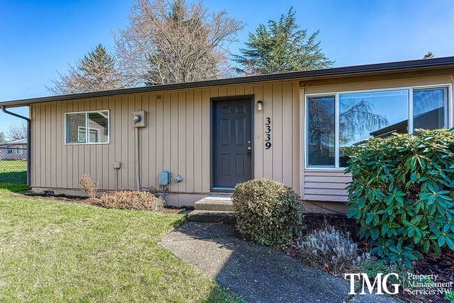 Building Photo - Classically Cute 2 Bed 1 Bath Duplex in Washougal