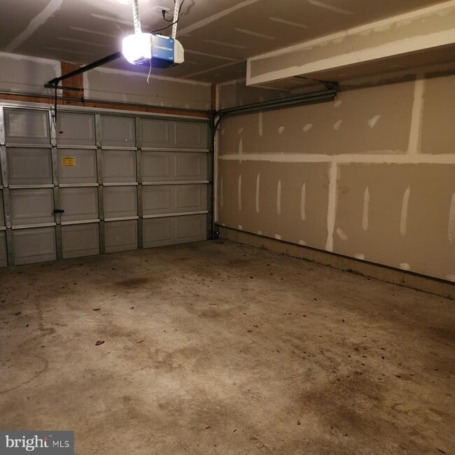 Building Photo - 123 Lorraine Dr