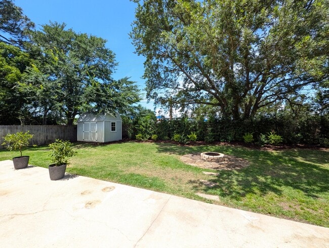 Building Photo - 9332 Vandivere Dr