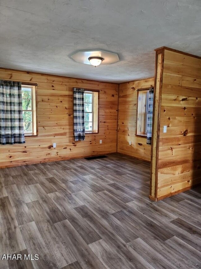 Building Photo - 470 Golden Rule Dr