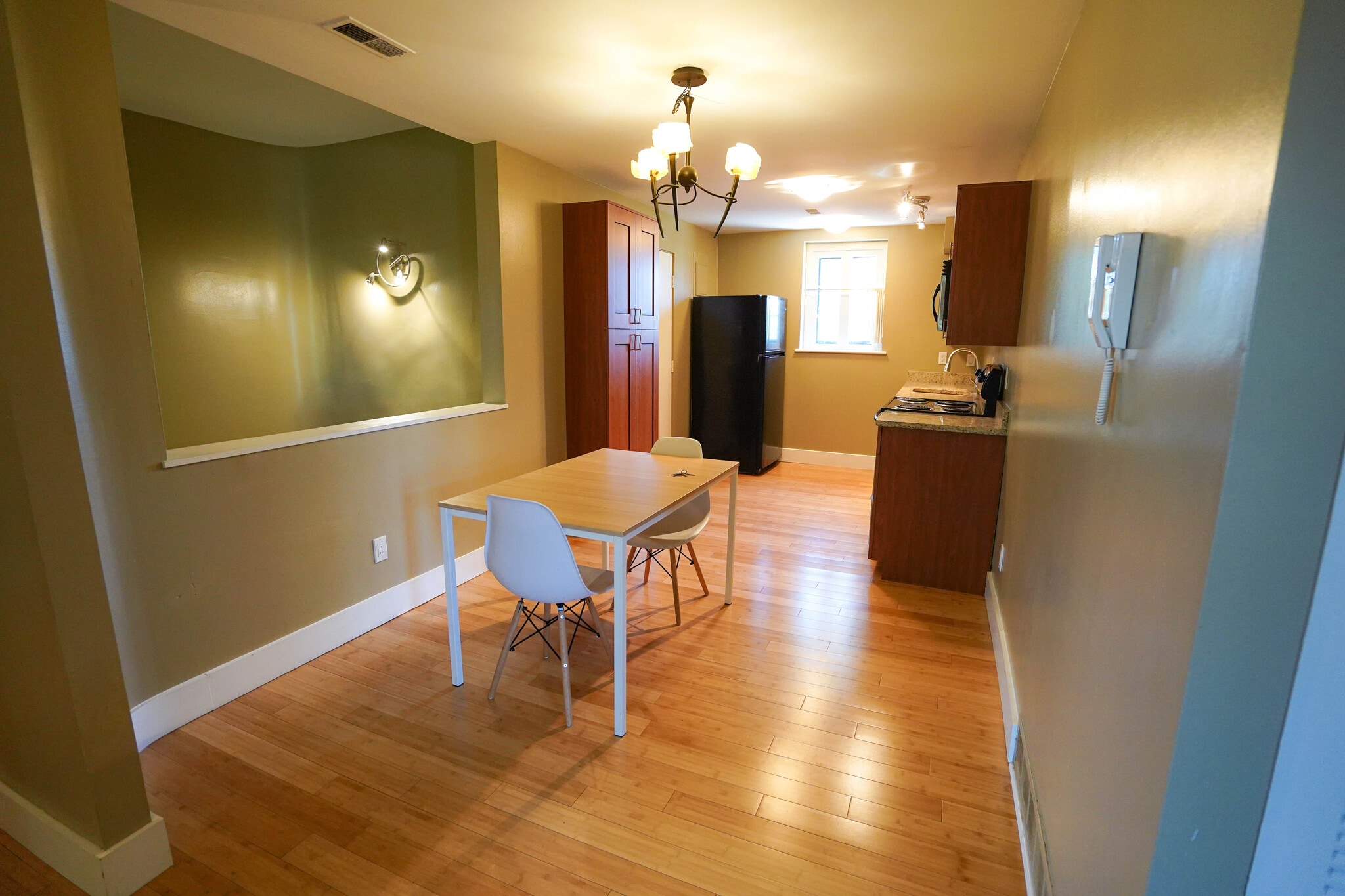 Building Photo - 615 Westgate Ave