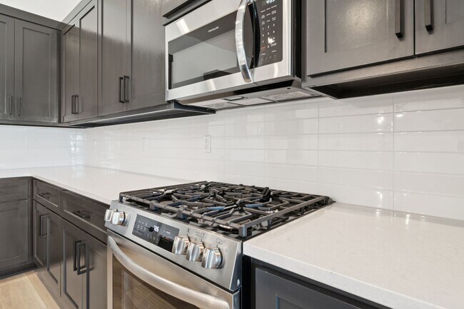 Building Photo - Welcome to this stunning new build in the desirable gated community of Broken Arrow, OK!