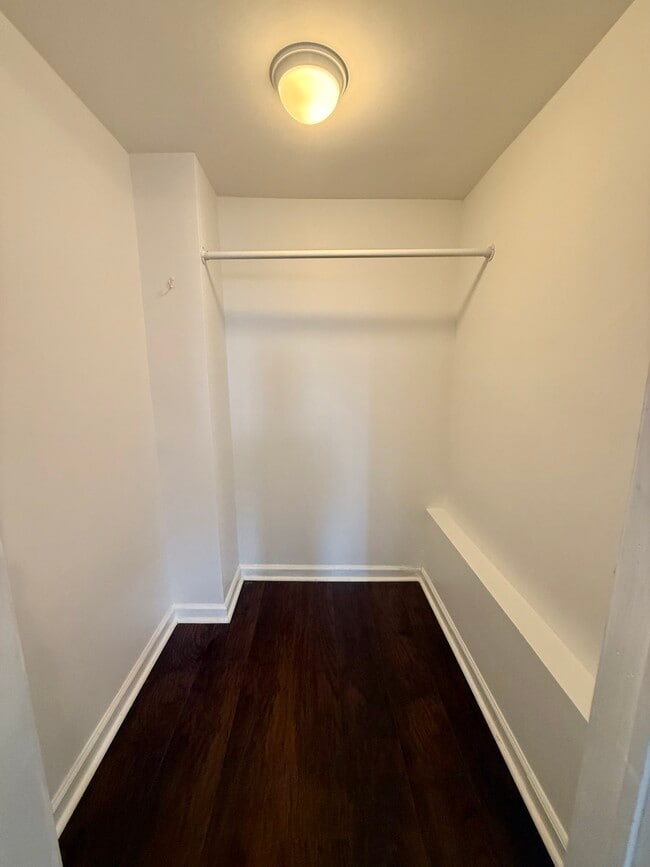 Building Photo - 1719 S 6th St