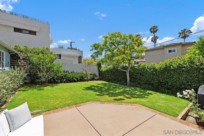 Building Photo - 8320 Paseo Del Ocaso