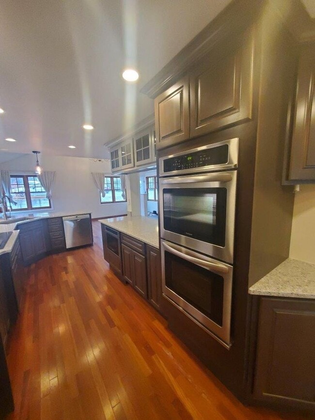 Building Photo - Newly remodeled with quality and comfort throughout.