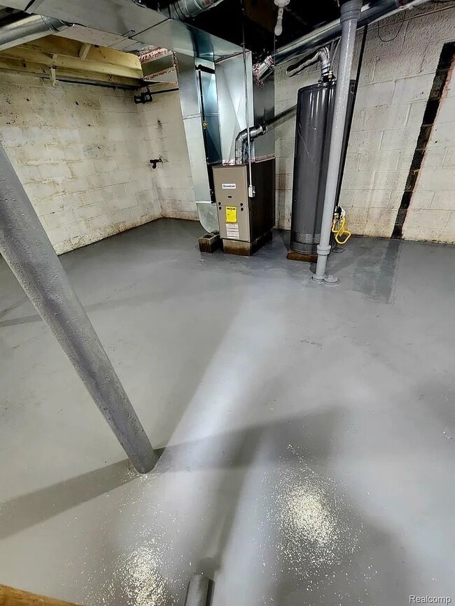 Building Photo - 19948 Moenart St