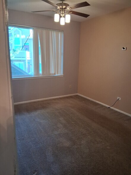 Building Photo - 1089 S Walden Way