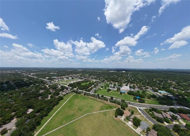 Building Photo - 2622 Gwendolyn Ln