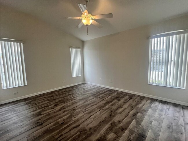 Building Photo - 526 Cypress View Dr