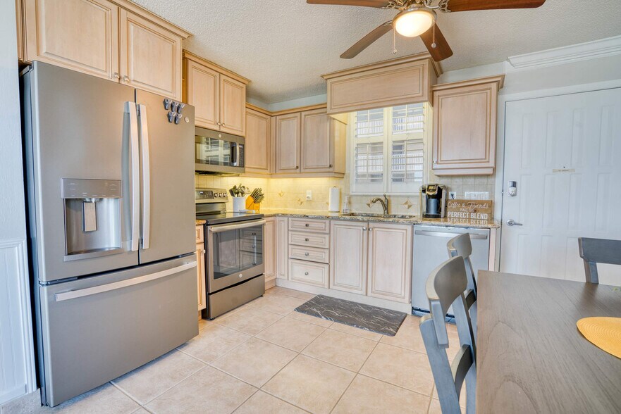 Building Photo - 5900 Bonita Beach Rd SW