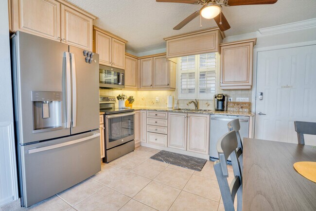 Building Photo - 5900 Bonita Beach Rd SW