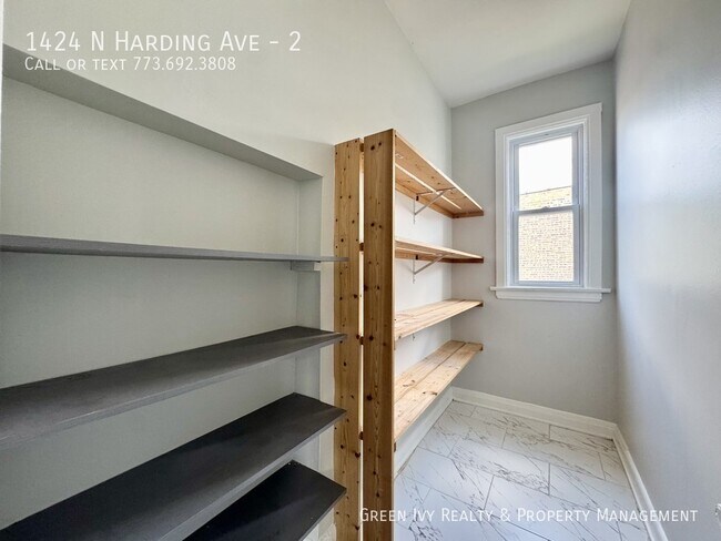 Building Photo - 1424 N Harding Ave