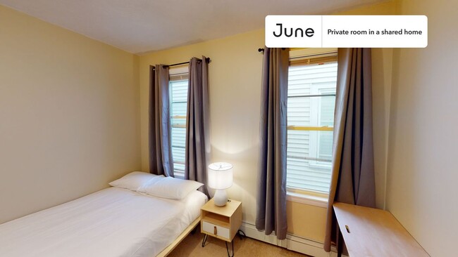 Primary Photo - Private bedroom in 3 bed/1 bath Home