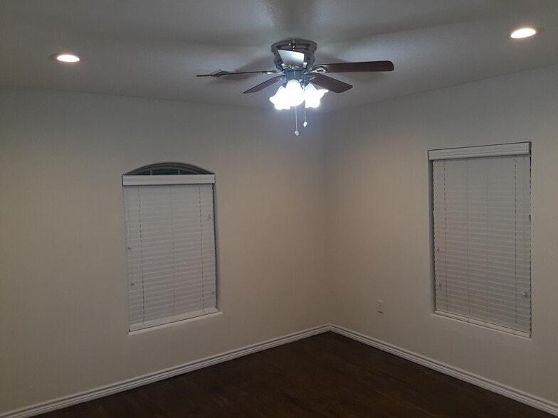 Building Photo - 7832 Elvera St