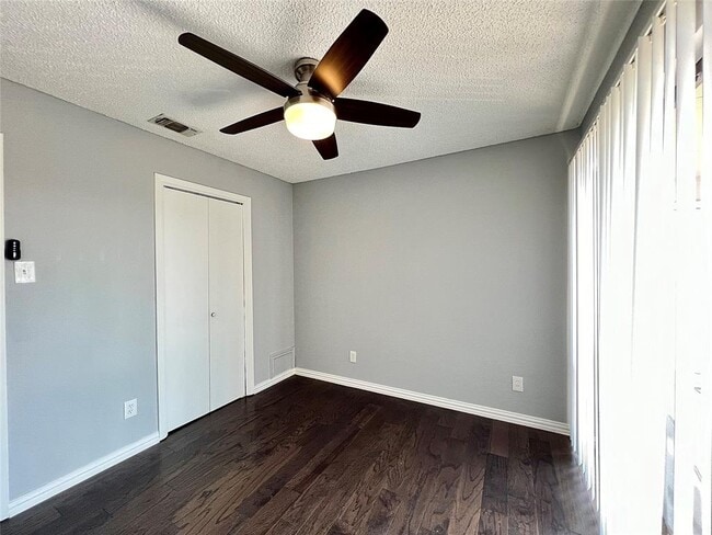 Building Photo - 8600 Fathom Cir