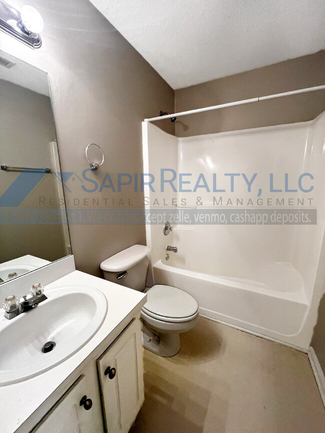 Building Photo - 1605 Silver Petal Way
