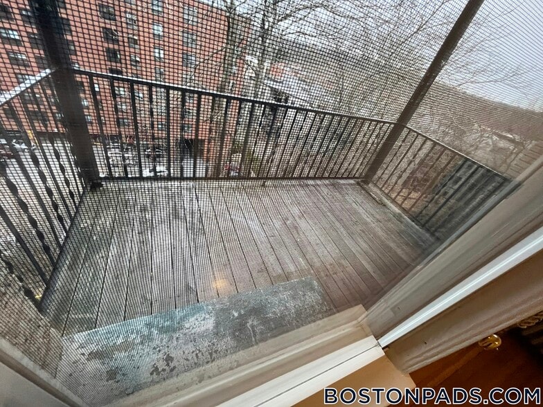 Building Photo - 1634 Commonwealth Ave