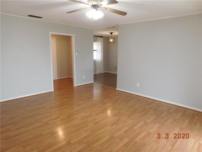 Building Photo - 1105 Pack Ave
