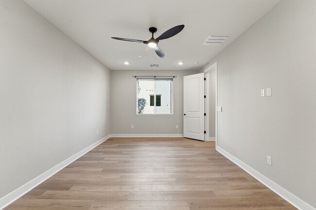 Building Photo - Brand-New 2025 Contemporary Condo | 2 Bed + 2 Bath | Prime North Phoenix Location