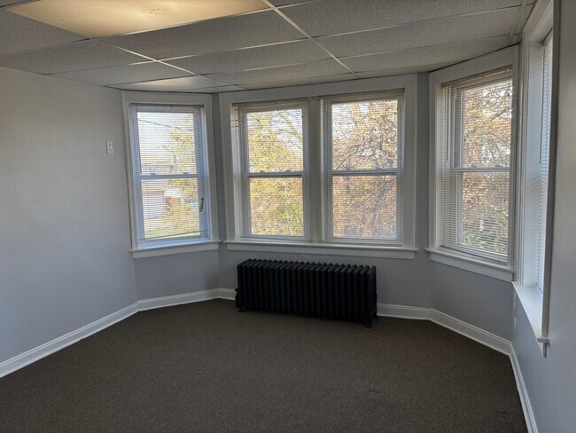 Building Photo - 10904 S Avenue D