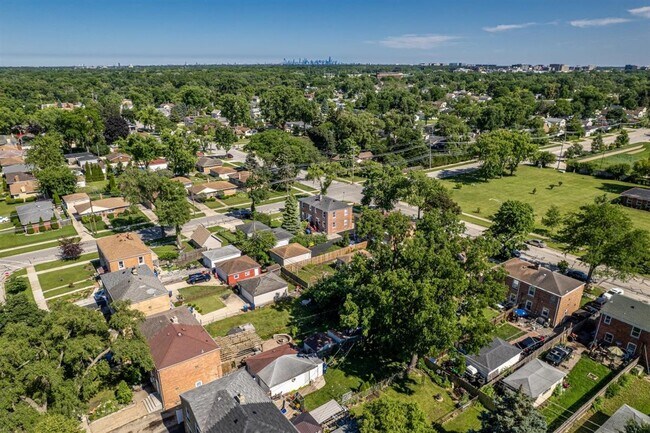 Building Photo - 1798 Howard Ave