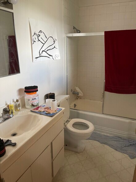 Building Photo - 1310 NE Williams St