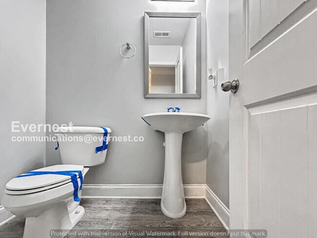 Building Photo - 3 Bed, 2.5 Bath Home with Attached Garage / Pet-Friendly / Available Now!