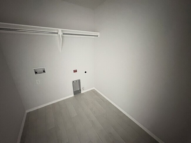 Building Photo - 9306 N 114th E Ave