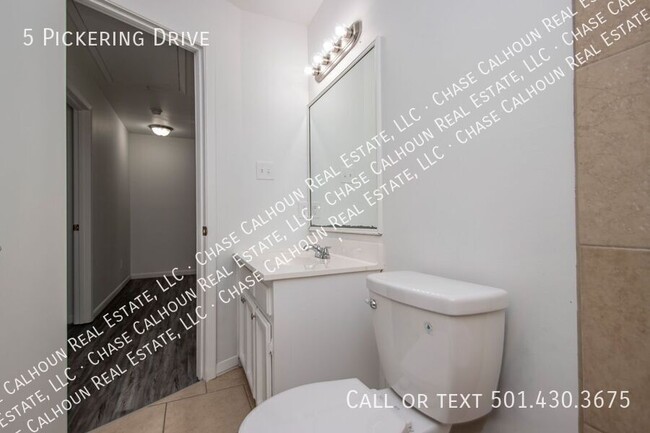 Building Photo - 5 Pickering Dr