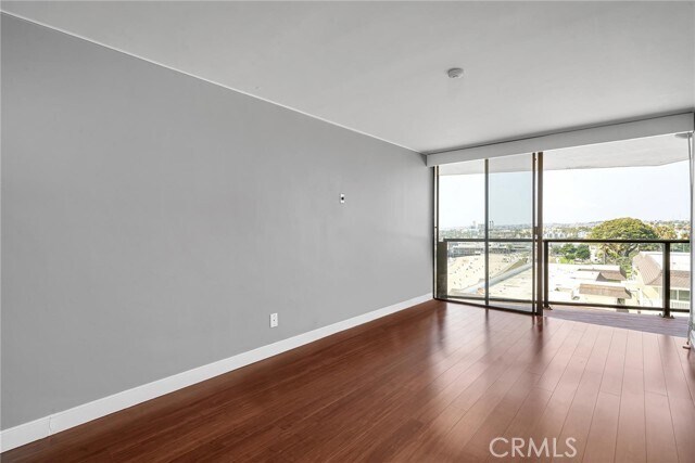Building Photo - 531 Esplanade