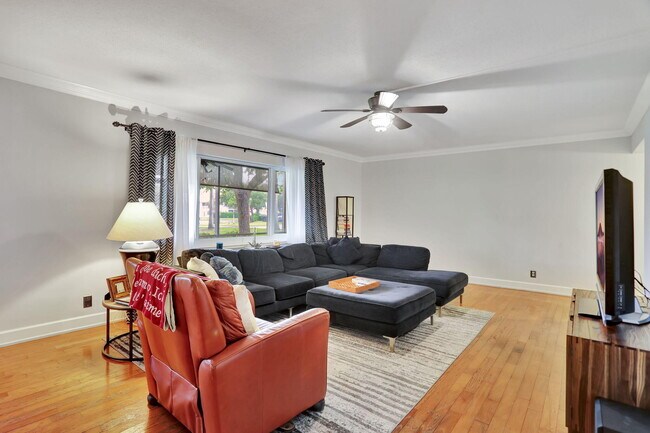 Building Photo - 2800 NE 28th St