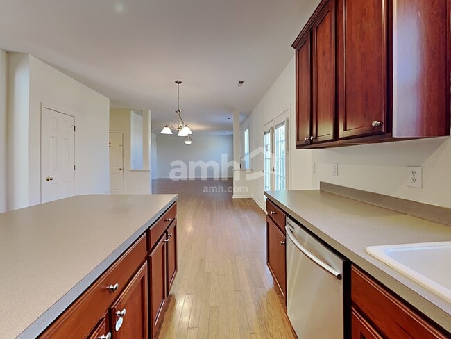 Building Photo - 8 Red Jonathan Ct