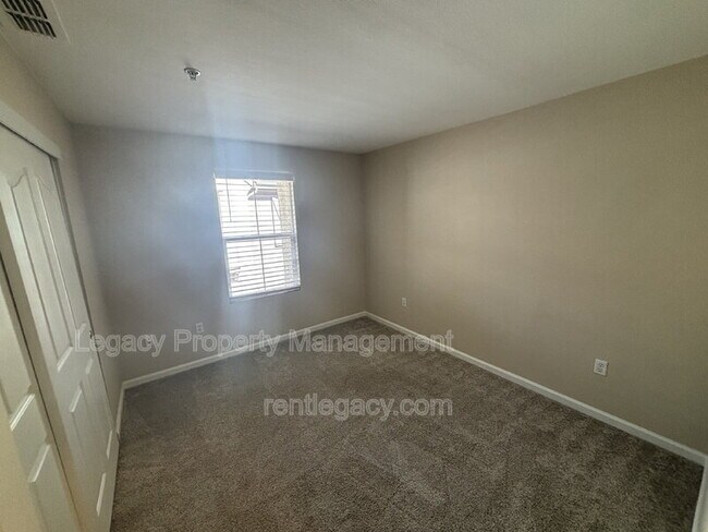 Building Photo - 108 Esplanade Cir