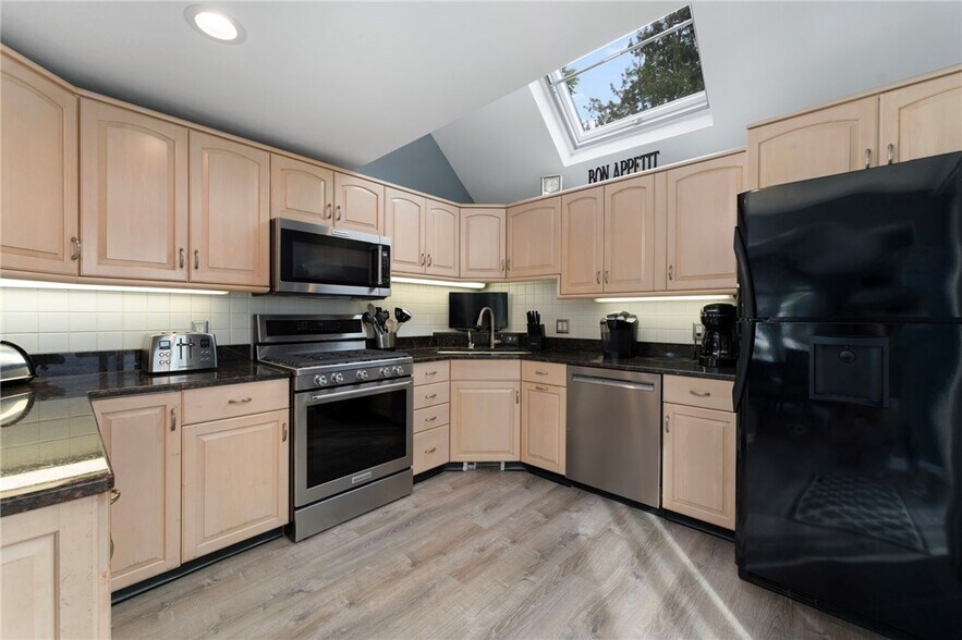 kitchen - 118 Airway Rd
