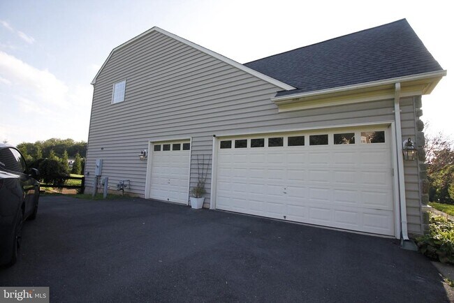 Building Photo - 5569 Jamisons Farm Dr
