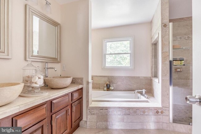 Building Photo - 9815 Wintercress Ct