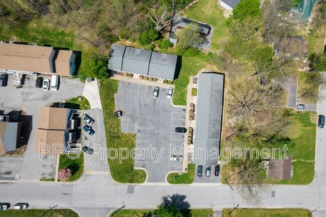 Building Photo - 605 Hamlet Ave