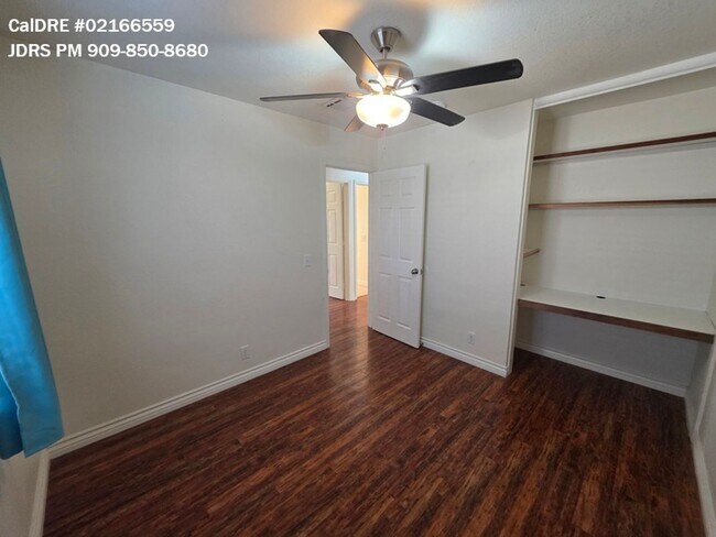 Building Photo - Ontario 3 Bedroom Home