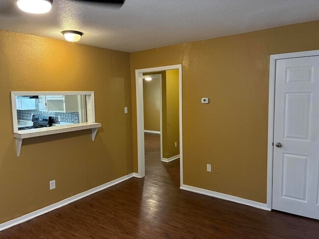 Building Photo - 1112 Northwood Dr