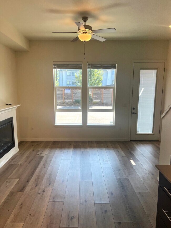 Building Photo - Evergreen Multiplex