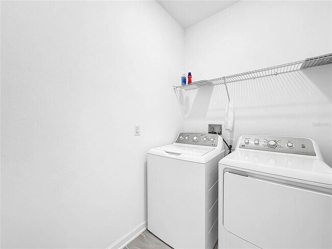 Building Photo - 1162 Pomelo St