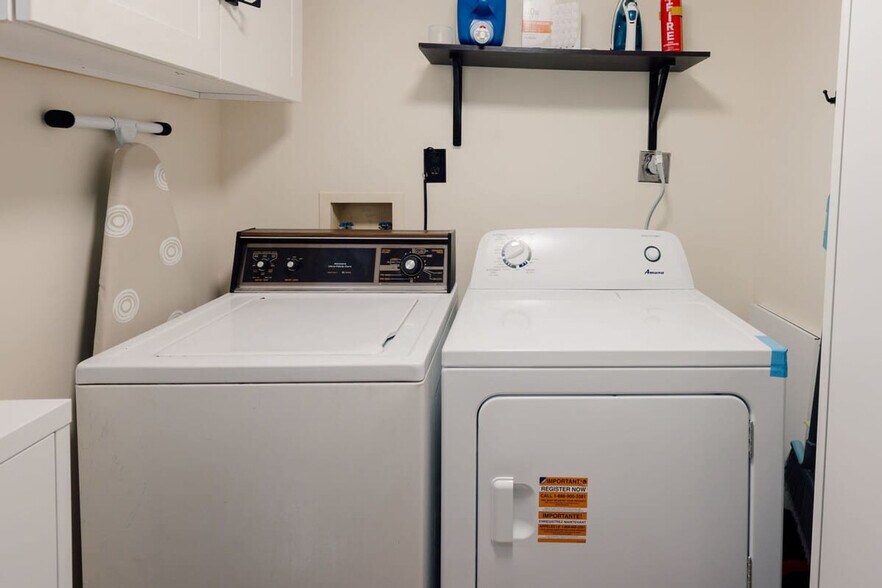 Building Photo - 217 Highland Ave