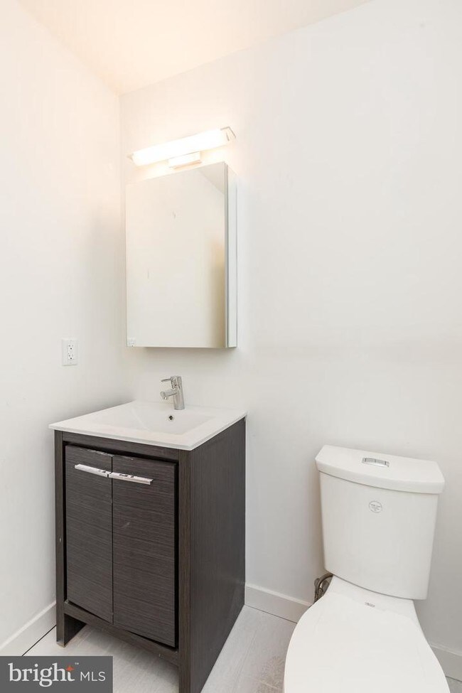 Building Photo - 2559 Amber St