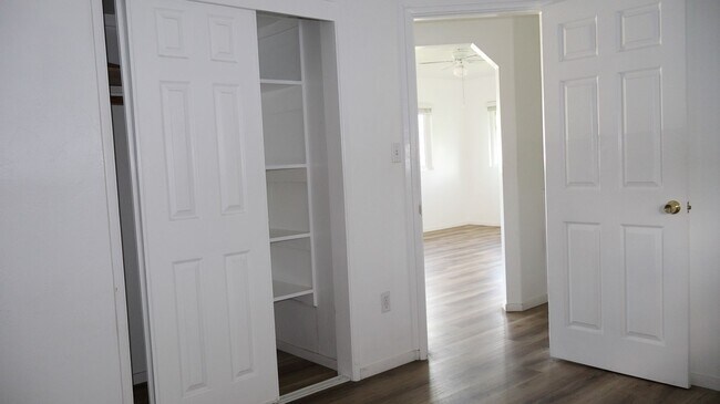 Building Photo - 2 bedrooms 2 full bathrooms duplex in El Cajon City.