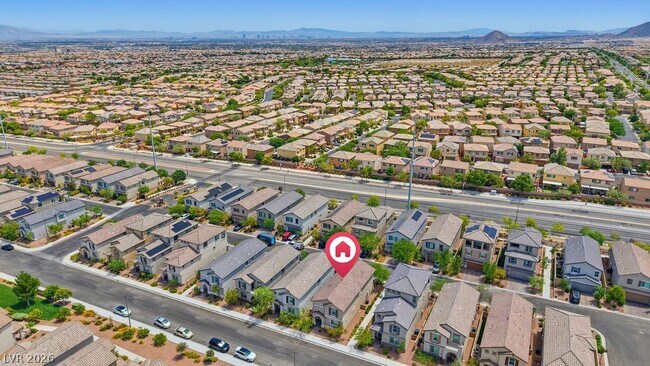 Building Photo - 10661 Sariah Skye Ave